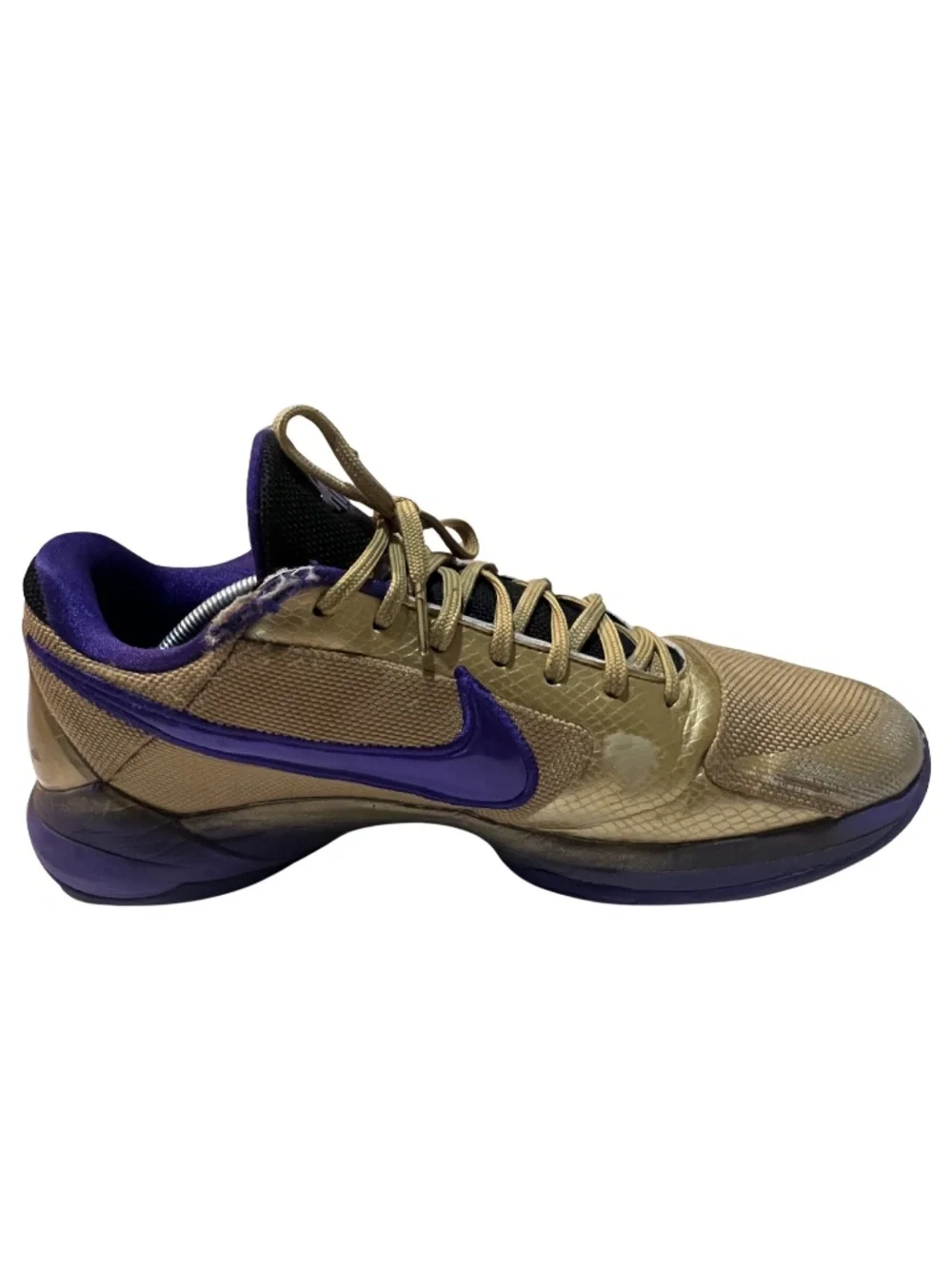 Nike Kobe 5 Protro x Undefeated Hall of Fame Size 12.5 DA6809-700 Gold
